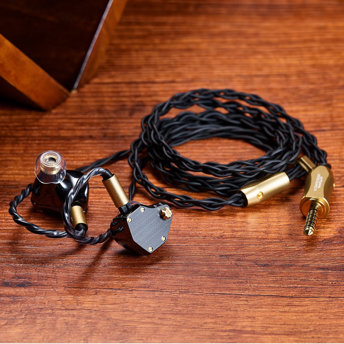 Mest Jet Black